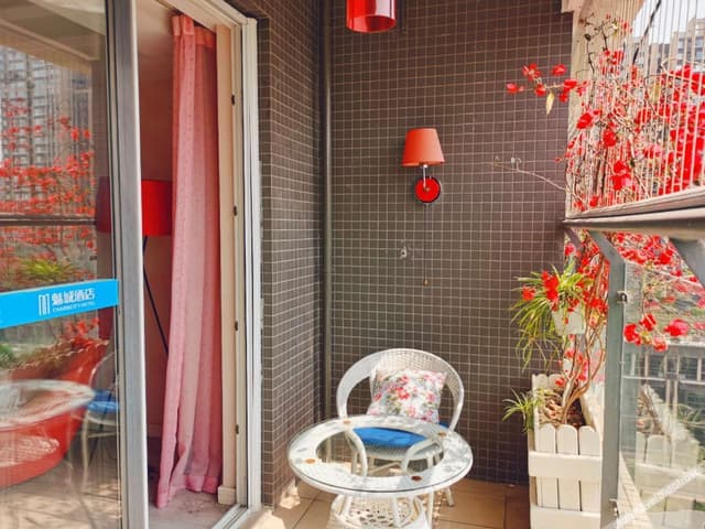 Guestroom (Double bed) (Females only)