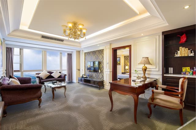Deluxe Suite