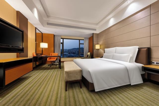 Deluxe Suite, 1 King Bed