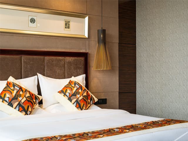 Executive Queen Room