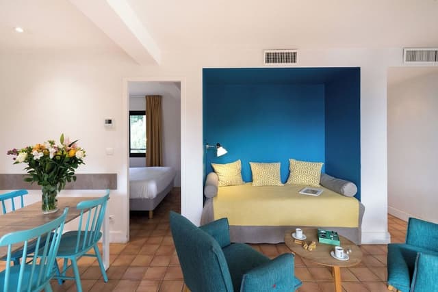 Apartment 2-4 persons, Garden View Balcony, Upper Floor