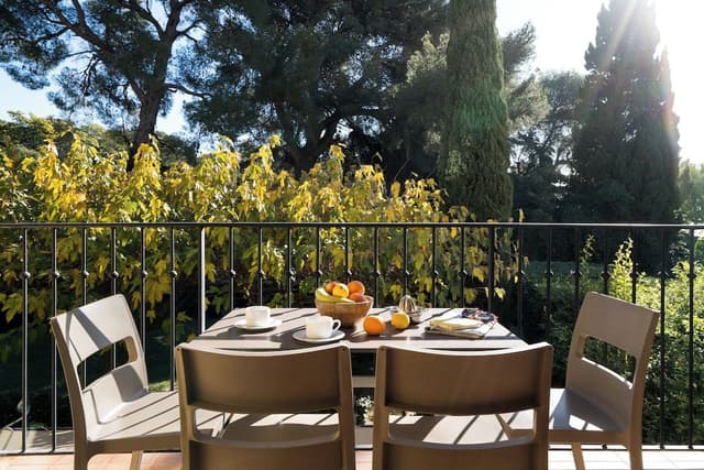 Apartment 2-4 persons, Garden View Balcony, Upper Floor