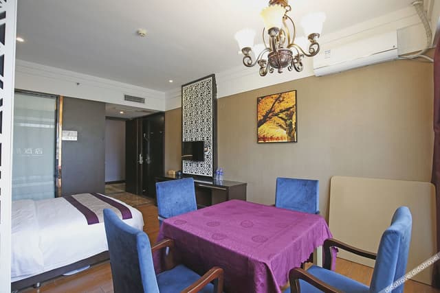 Deluxe Room (With Mahjong)