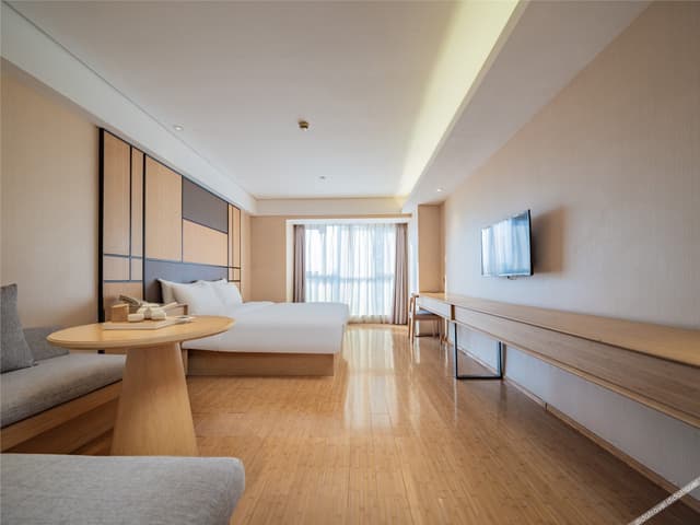 Business Queen Room