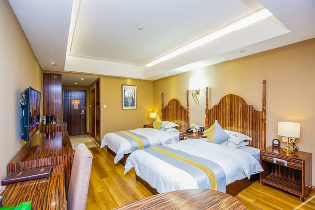 Exceptional City-View Twin Room