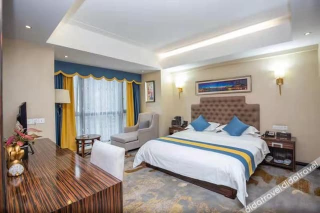 Wonderful City-View Suite