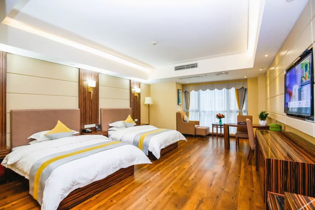 Exceptional City-View Twin Room