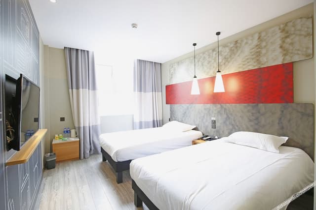 2-bed Room