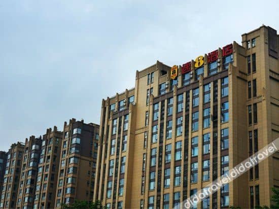 Rongcheng Holiday Hotel (Chengdu Baicaolu Subway Station) Rongcheng Holiday Hotel (Chengdu Baicaolu Subway Station)