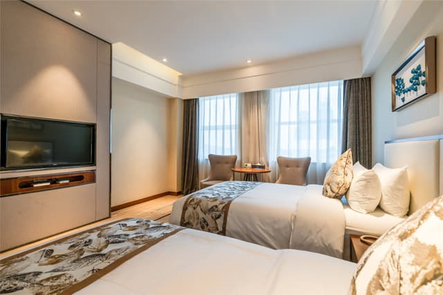 Deluxe 2-bed Room