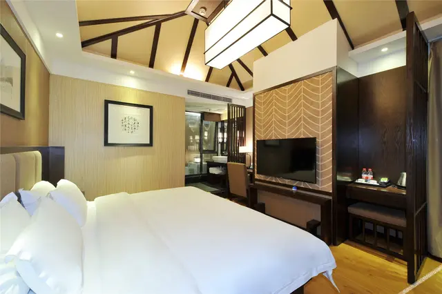 Guestroom (Queen bed)