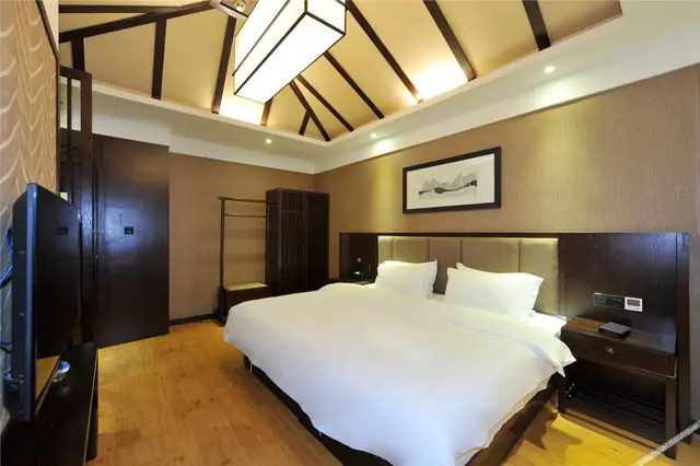 Guestroom (Queen bed)