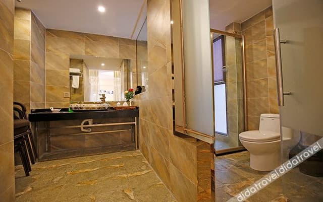 Chinese-Style Suite