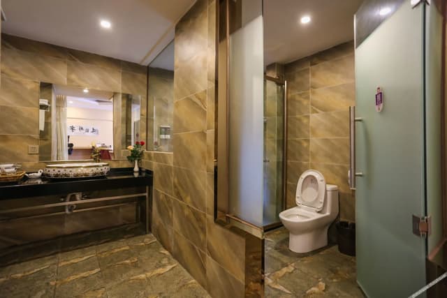 Chinese-Style Suite