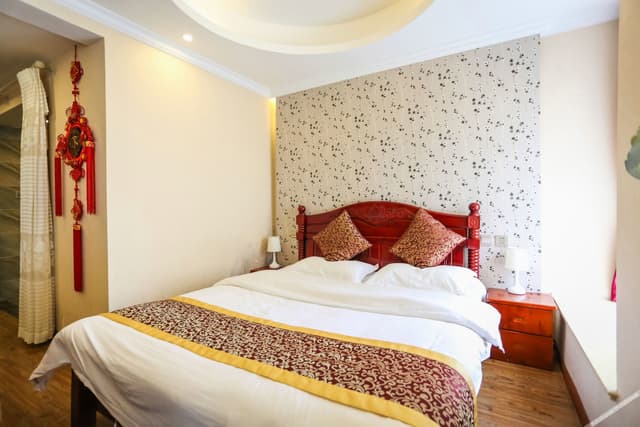 Chinese-Style Suite
