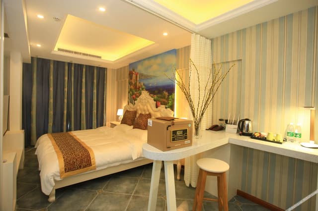 Mediterranean-Style Suite