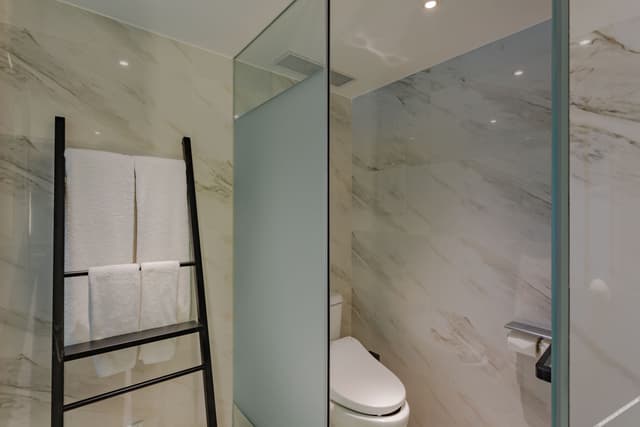 Business 2-bed Room