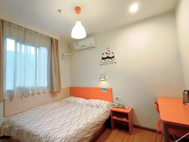 Boutique Queen Room