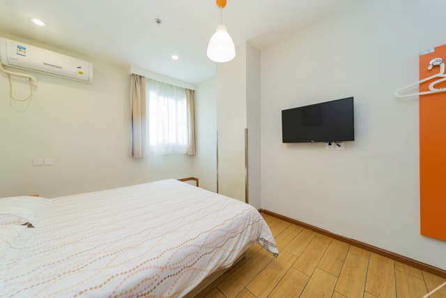 Boutique Queen Room