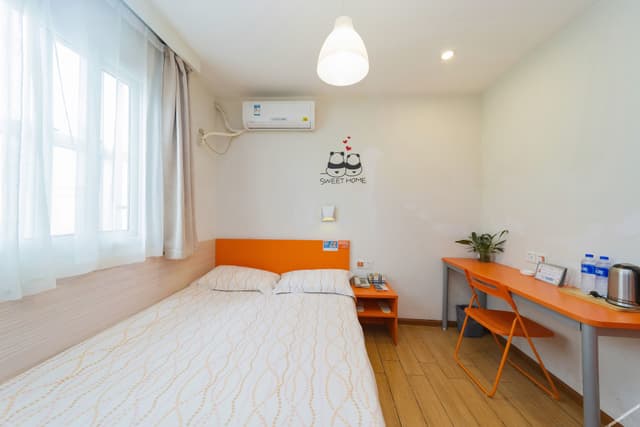 Boutique Queen Room