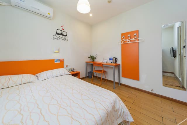 Boutique Queen Room