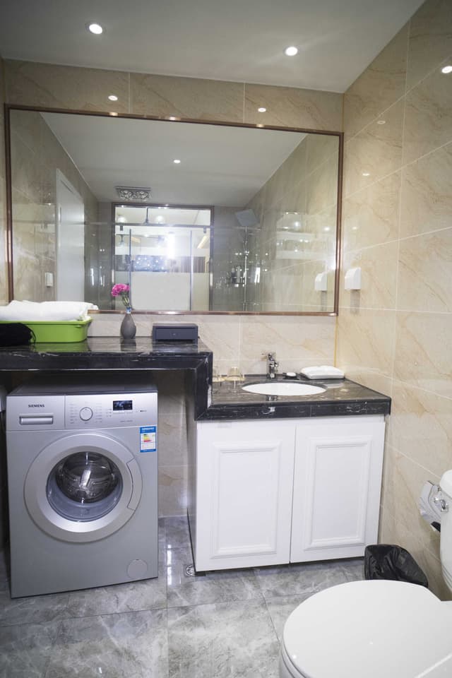 Deluxe One-bedroom Suite