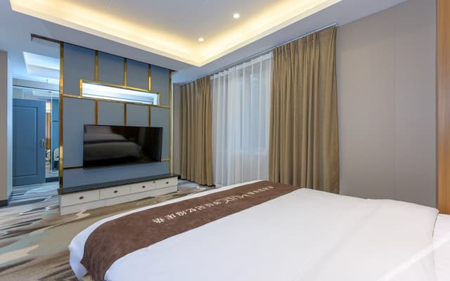 Suite With Cards