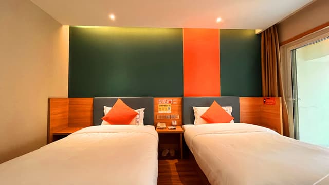 Business Room (2 beds)
