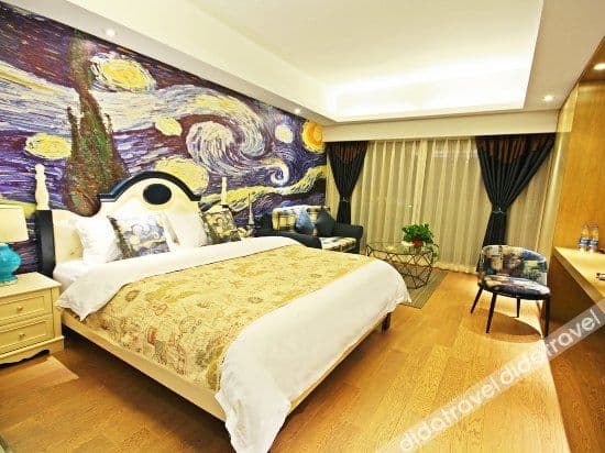 Featured Queen Room