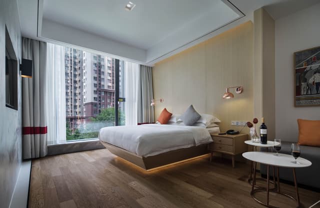 Suite - Garden-View