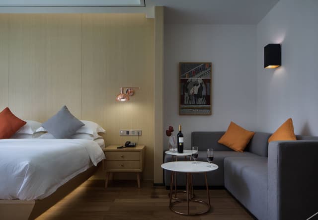 Suite - Garden-View