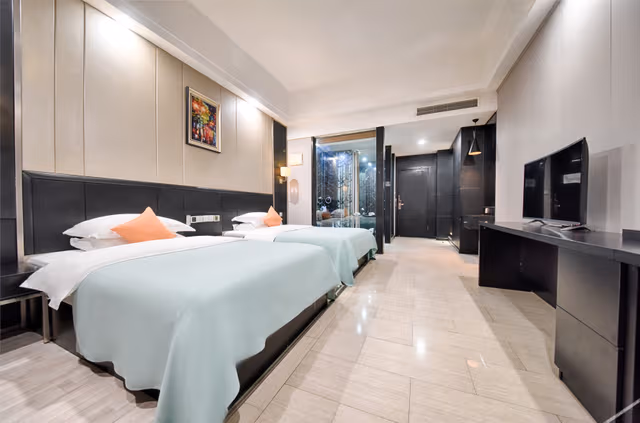 Deluxe 2-bed Room