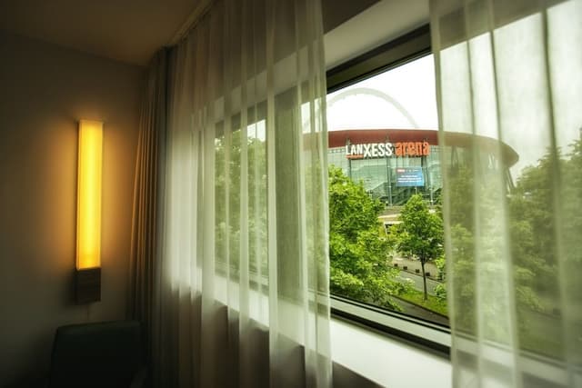 Standard Room (Queen-size bed)