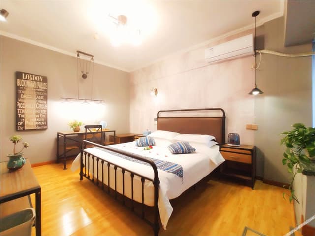 Guestroom (Queen bed)