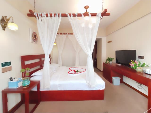 Guestroom (Queen bed)