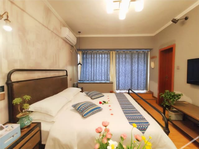 Guestroom (Queen bed)