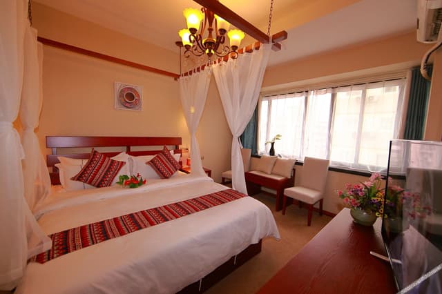 Guestroom (Queen bed)