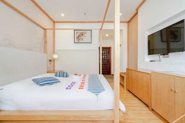 Guestroom (Queen bed)