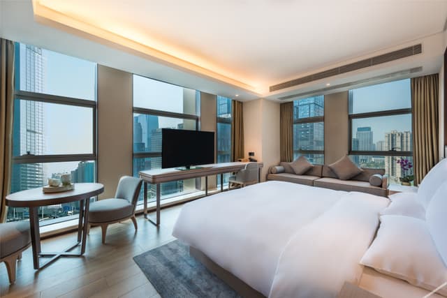 Deluxe Queen Room