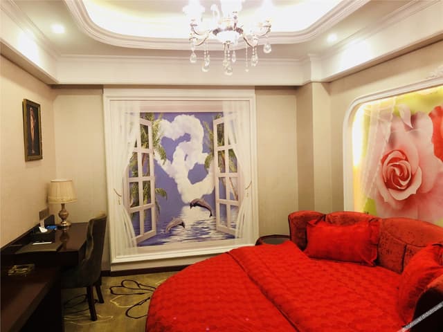 Comfy Couples'Room (No window)