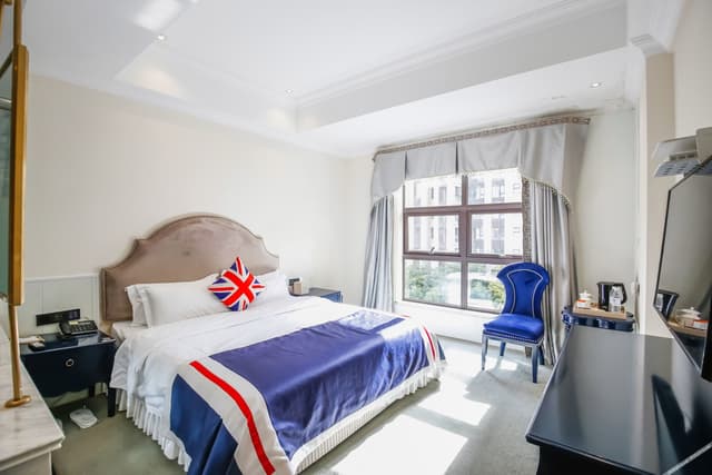 Elegant Queen Room
