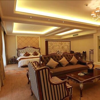 โรงแรมและรีสอร์ทเซซาน มานอร์ (Cezanne Manor Hotel Amp; Resort)1