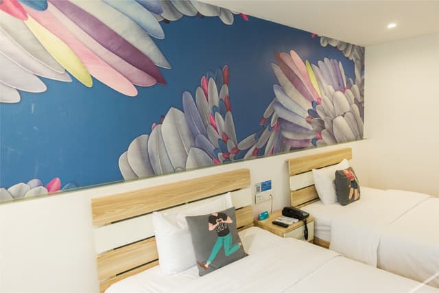 Business Room (2 beds)