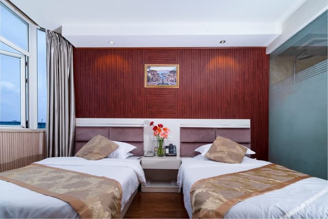 Sunshine Twin Room