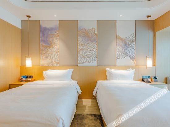 Lindao Holiday Inn3