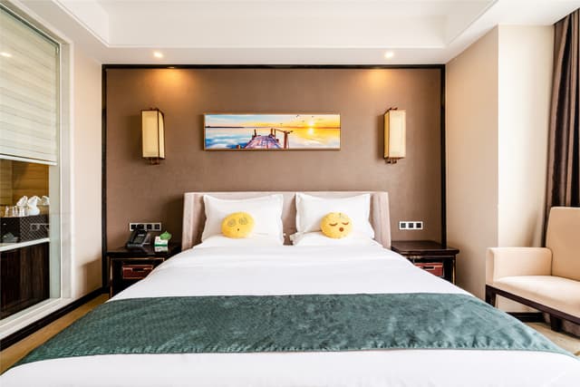 Boutique Queen Room