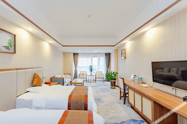 Deluxe River-view Twin Room