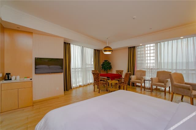 Queen Room With Cards