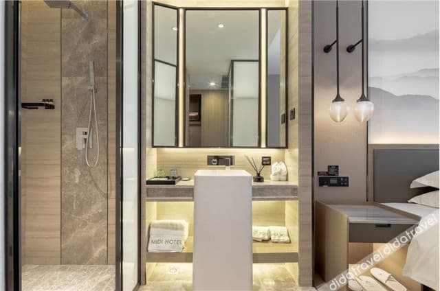 Tranquil Executive Love Nest Room