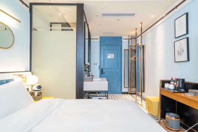 Modern Light Luxury Double Bed Room
